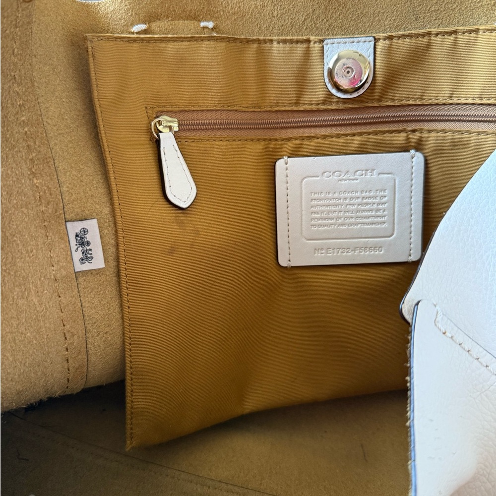Coach Derby Tote - Picture 8 of 11